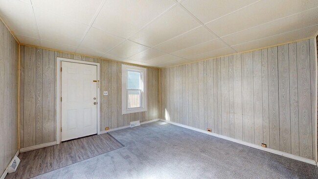 Building Photo - 3123 W 58th St