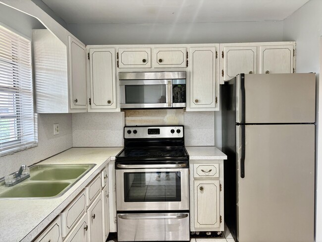 Building Photo - 5300 Washington St