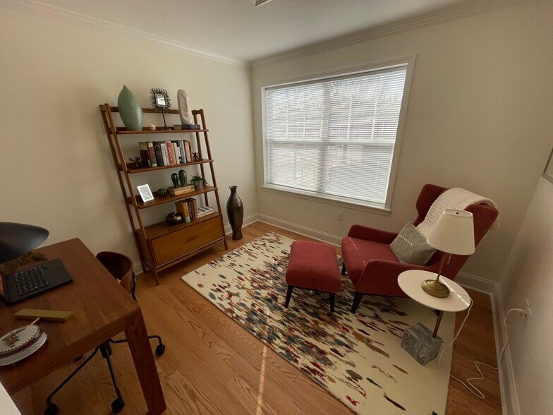 Building Photo - 302 Paine Ct