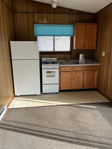 Building Photo - 170 Cottage Ln