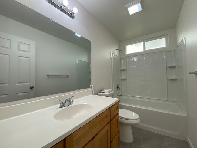 Building Photo - 16-2034 Gardenia Drive