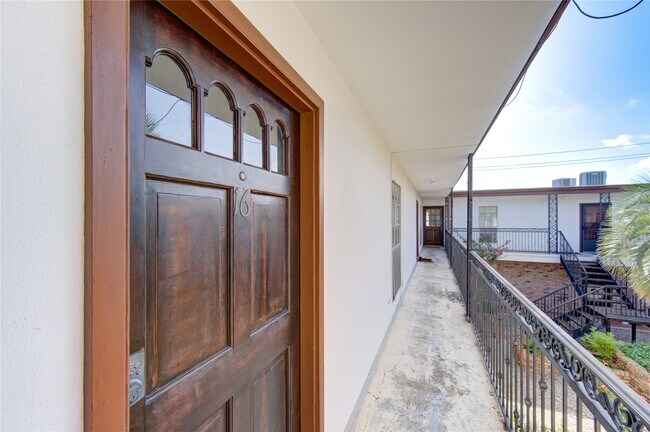 Building Photo - 1909 Brun St