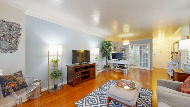 Building Photo - 71 Strawberry Hill Ave