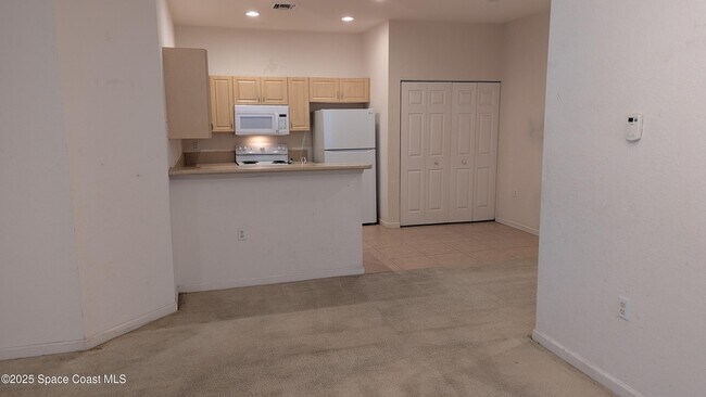 Building Photo - 826 Middleton Dr SW