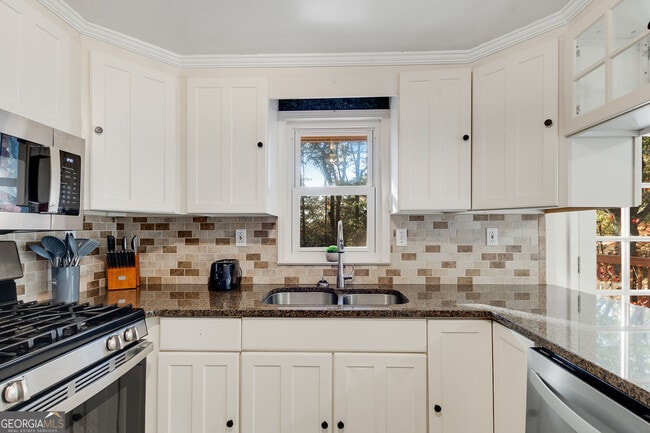 Building Photo - 920 Vfw Dr