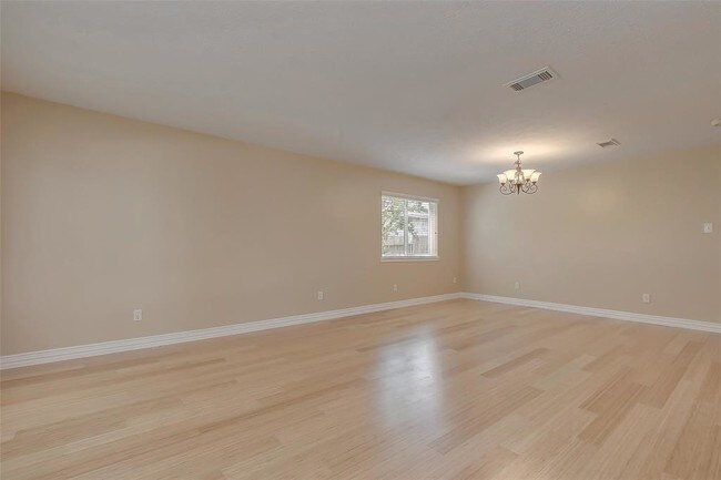 Building Photo - 17010 Grampin Dr