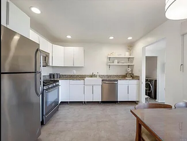 Building Photo - 2 Bed | 1 Bath | Brookside