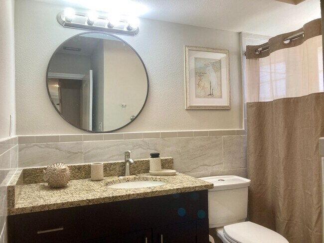 Building Photo - 11449 W Bayshore Dr