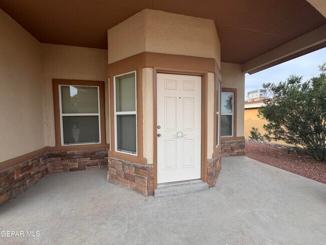 Building Photo - 6700 Hermoso Del Sol Dr