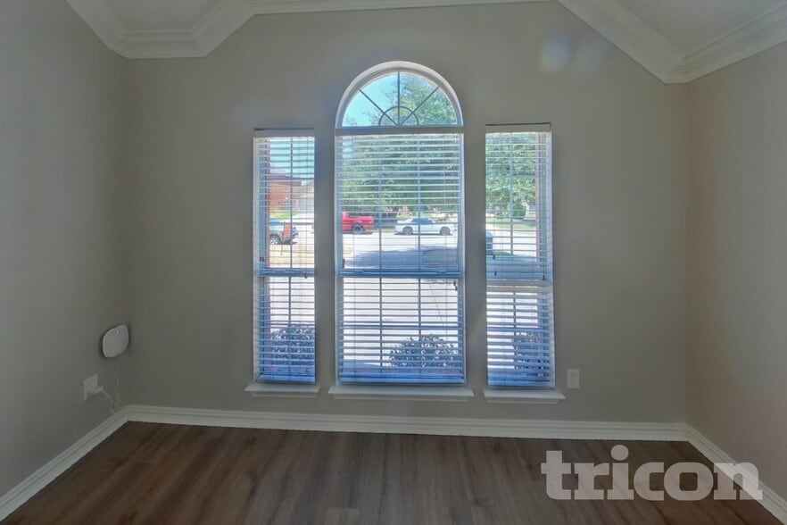 Building Photo - 7814 Longbow Ln