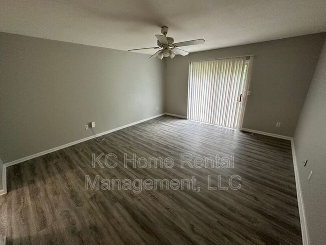 Building Photo - 8201 Woodson Dr