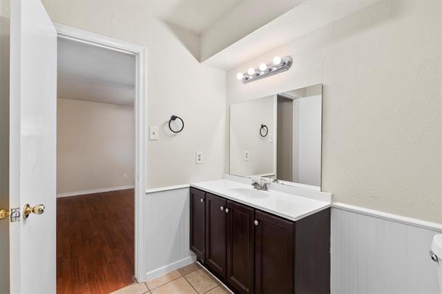 Building Photo - 314 N Wood Dr
