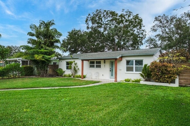 Building Photo - 781 40th Ave NE