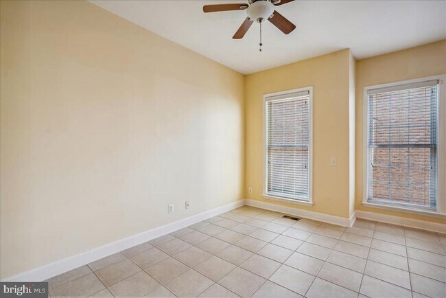 Building Photo - 2481 Walnut Rocker Ln