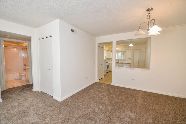 Building Photo - 8751 W Catherine Ave