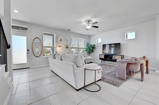 Building Photo - 5309a Baythorne Dr