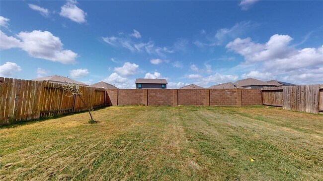 Building Photo - 2429 Regatta Ln