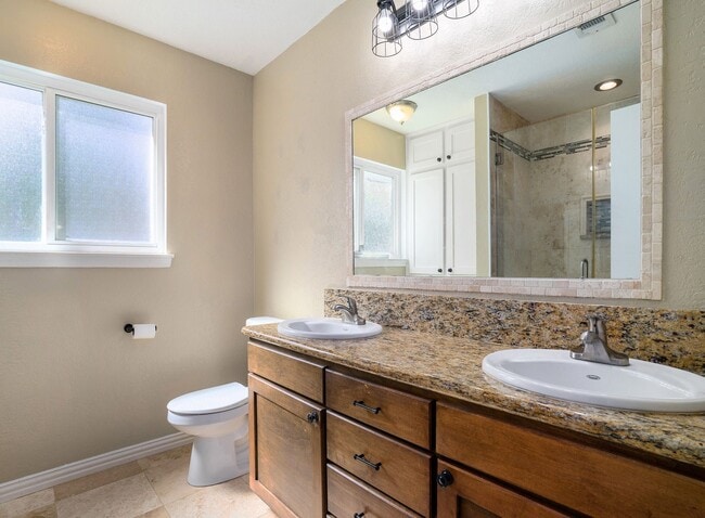 Building Photo - 226 Pecan Dr