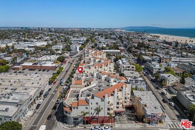 Building Photo - 235 Main St