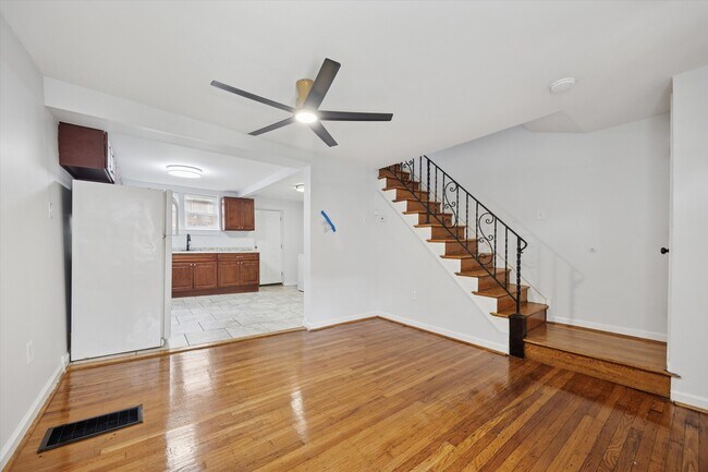 Building Photo - 5731 Reedland St