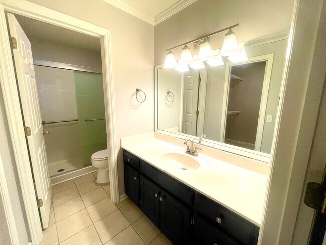 Large vanity - 1946 Black Fox Xing