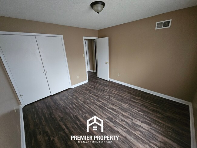 Building Photo - 6386 Midsummer Way