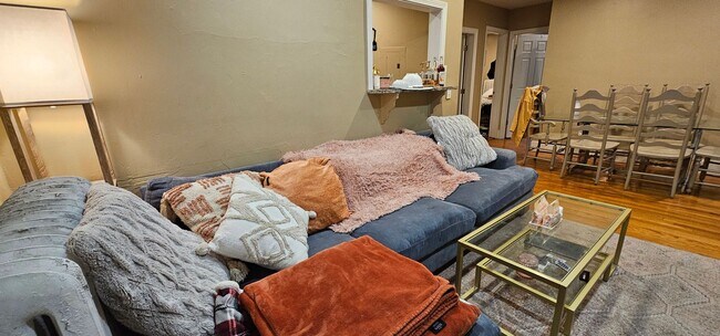 Building Photo - $500 Rebate Upon Closing! Luxury Apt. Near BU Campus.  Ht/HW Included.