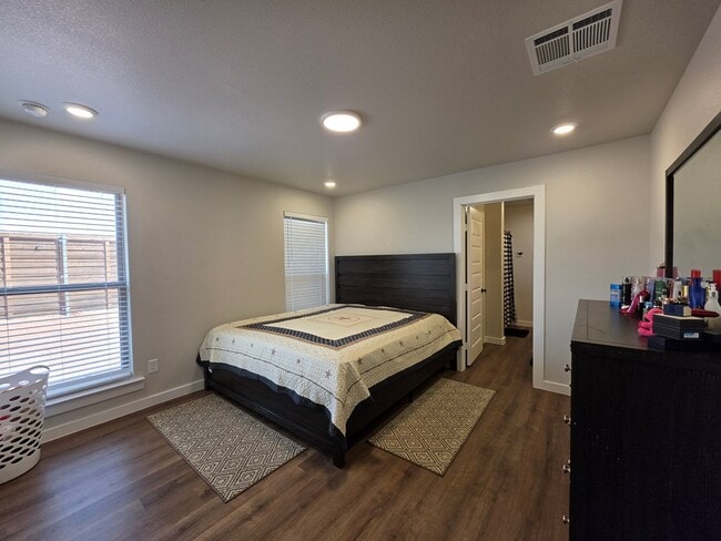 Building Photo - 235 Trailblazer Ln