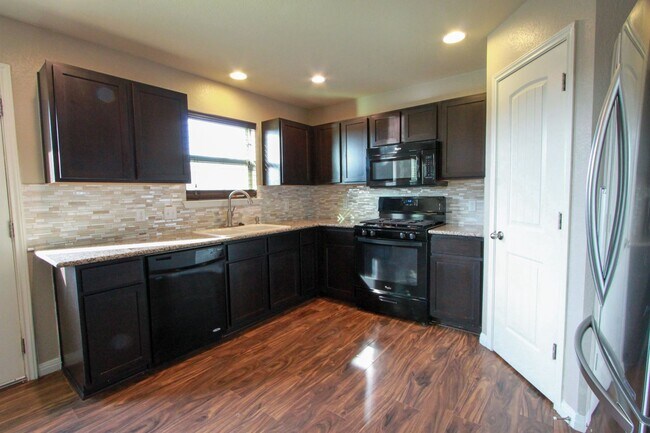 Building Photo - 3 Bedroom, 2.5 Bath Home in East Austin's ...