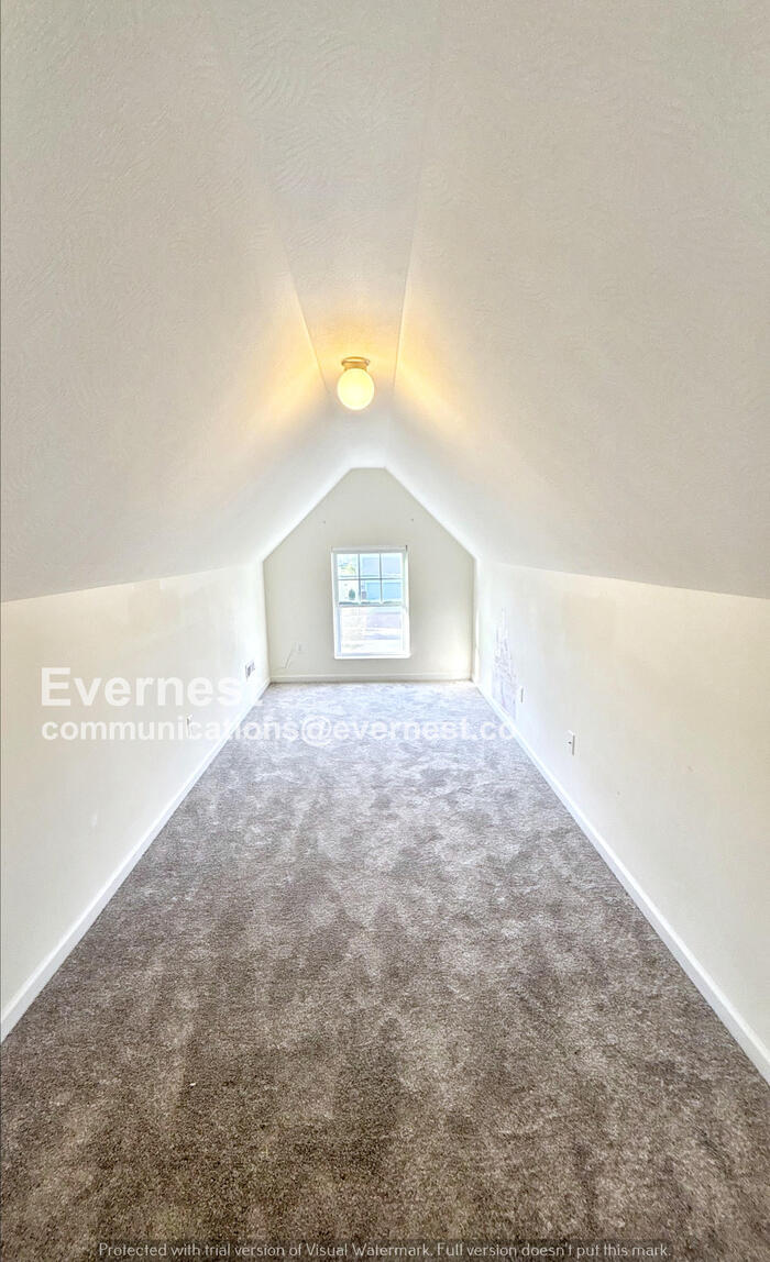 Building Photo - 5300 Folsom Dr