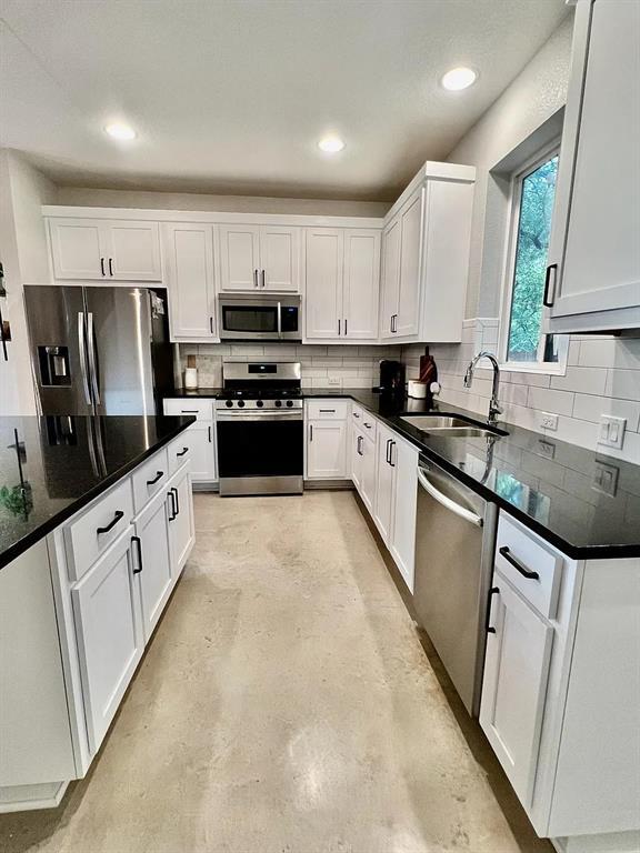 Building Photo - 1924 Bunche Rd