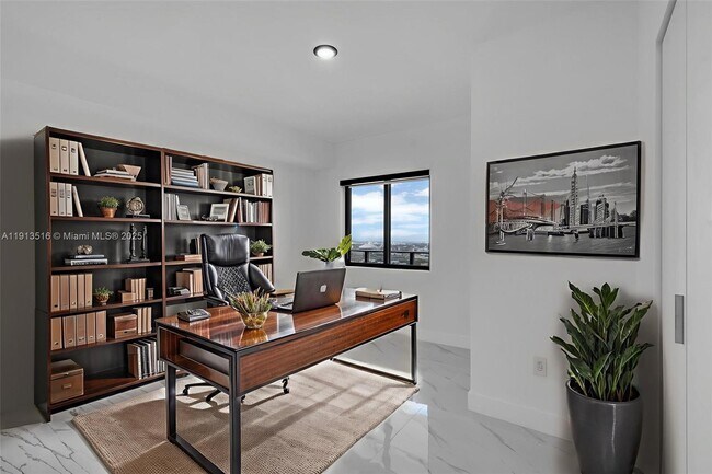 Building Photo - 700 NE 24th St