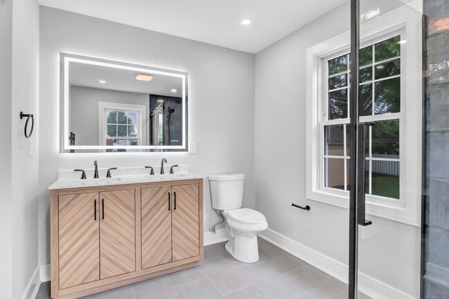 Building Photo - 116 Morse St