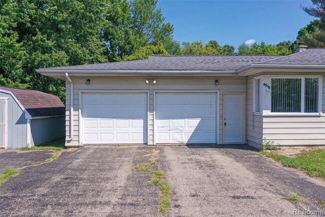 Building Photo - 4350 Otter Lake Rd