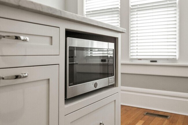 Building Photo - 503 S 3rd St