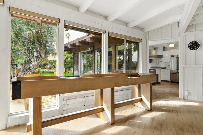 Building Photo - 261 Cordoba Way