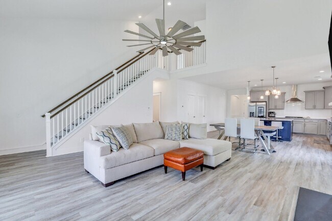 Building Photo - "Lagoon view in Lawton Station - Spacious ...