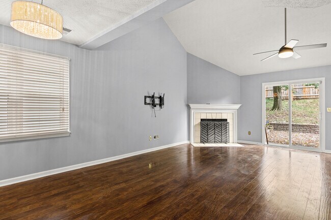 Building Photo - 1105 Jonestown Ln