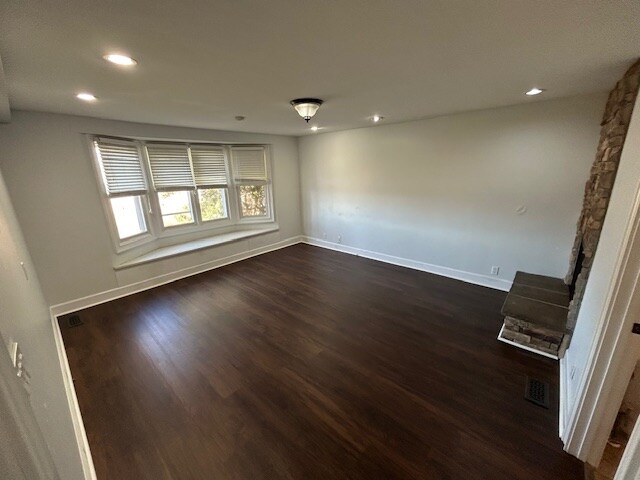 Building Photo - 516 Sage Rd