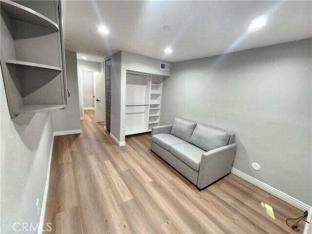 Building Photo - 5460 White Oak Ave
