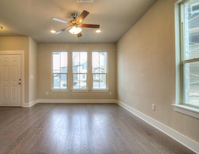 Building Photo - 7411 Pantherpaw St