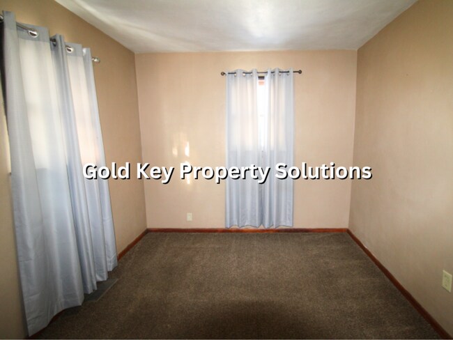 Building Photo - 2930 Fletcher St