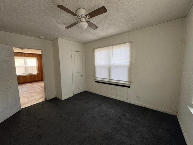 Building Photo - 930 18th St