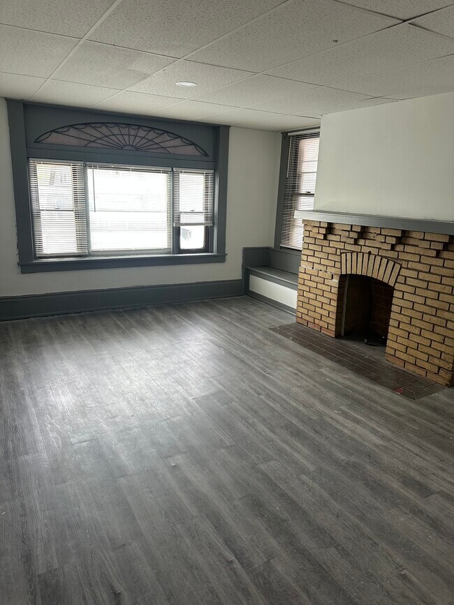 Building Photo - 1107 16th Ave