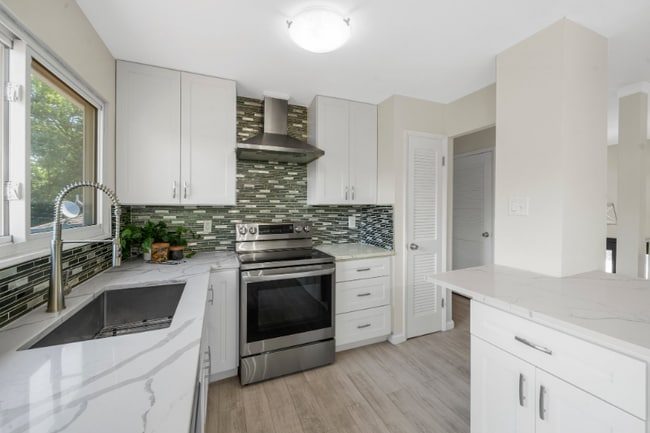 Building Photo - 383 Messina Dr