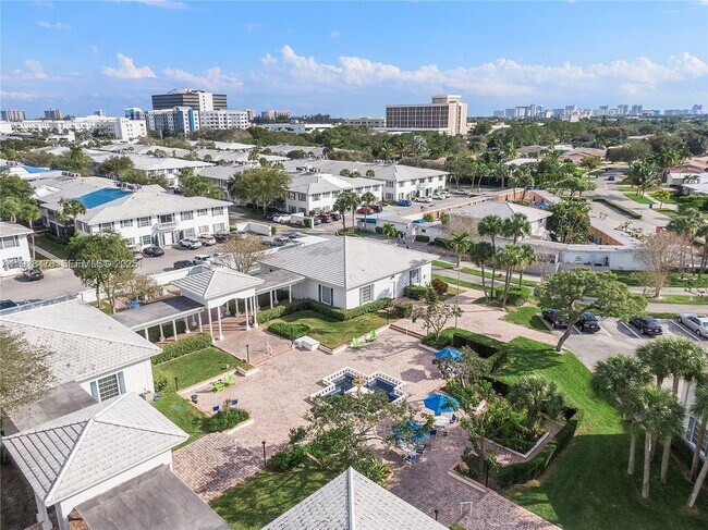 Building Photo - 2271 NE 68th St