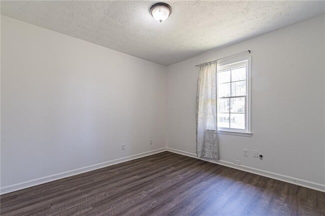 Building Photo - 926 Live Oak Ct