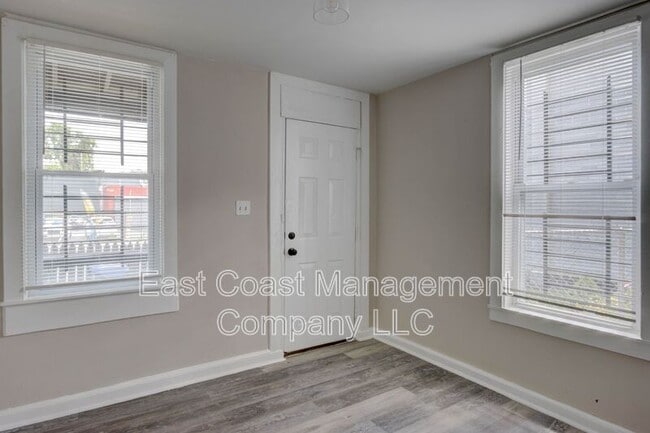 Building Photo - 124 S Carey St