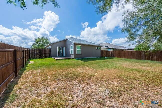 Building Photo - 132 Talon Dr