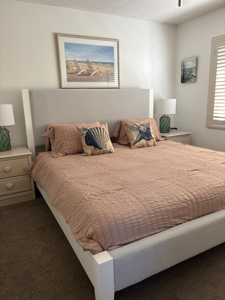 Building Photo - 6706 Sarasea Cir